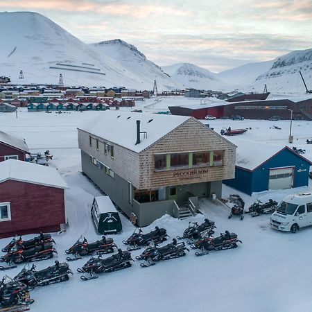 Russkiy Dom Longyearbyen Eksteriør bilde